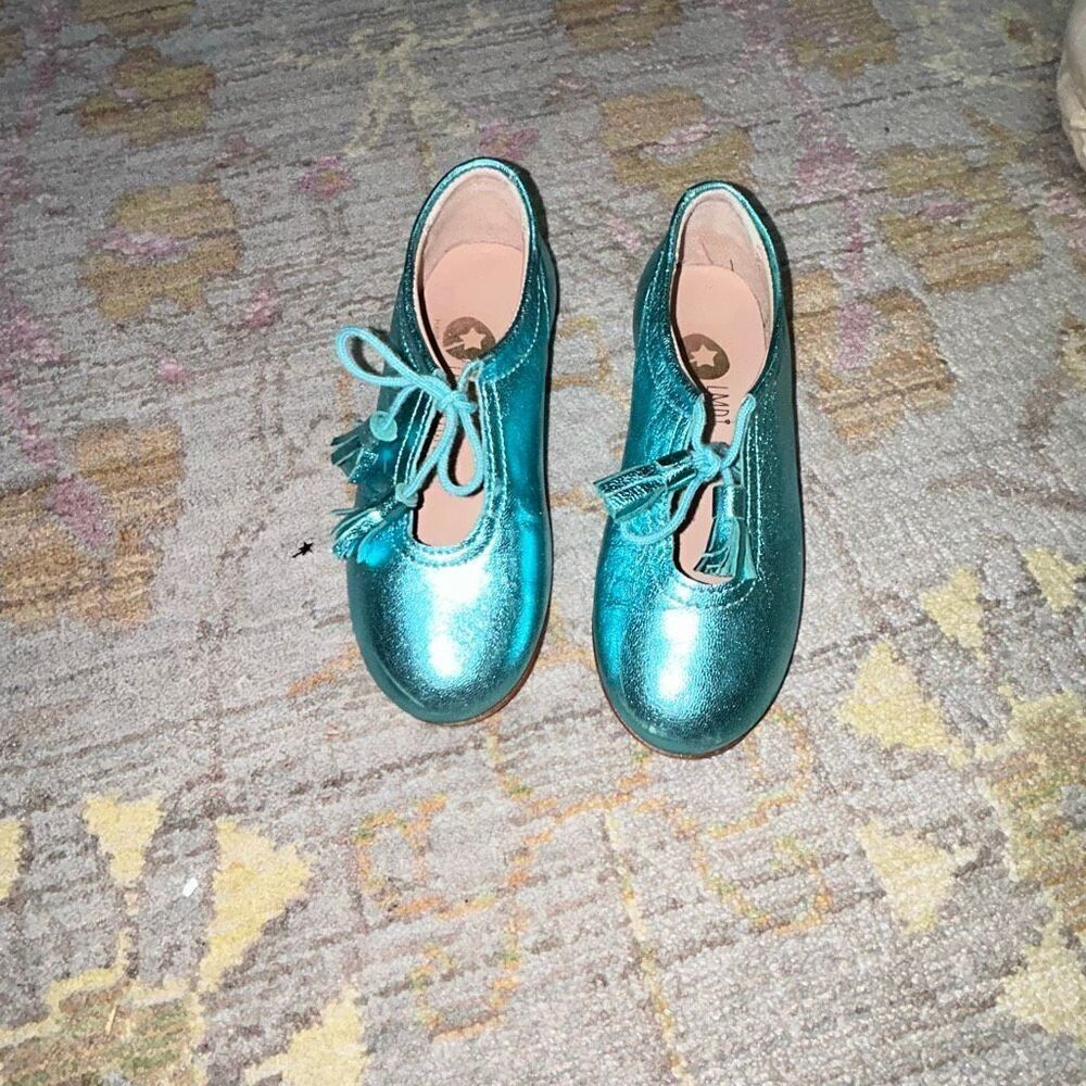 Lmdi collection metallic blue tassel flat sz 26/9-9.5